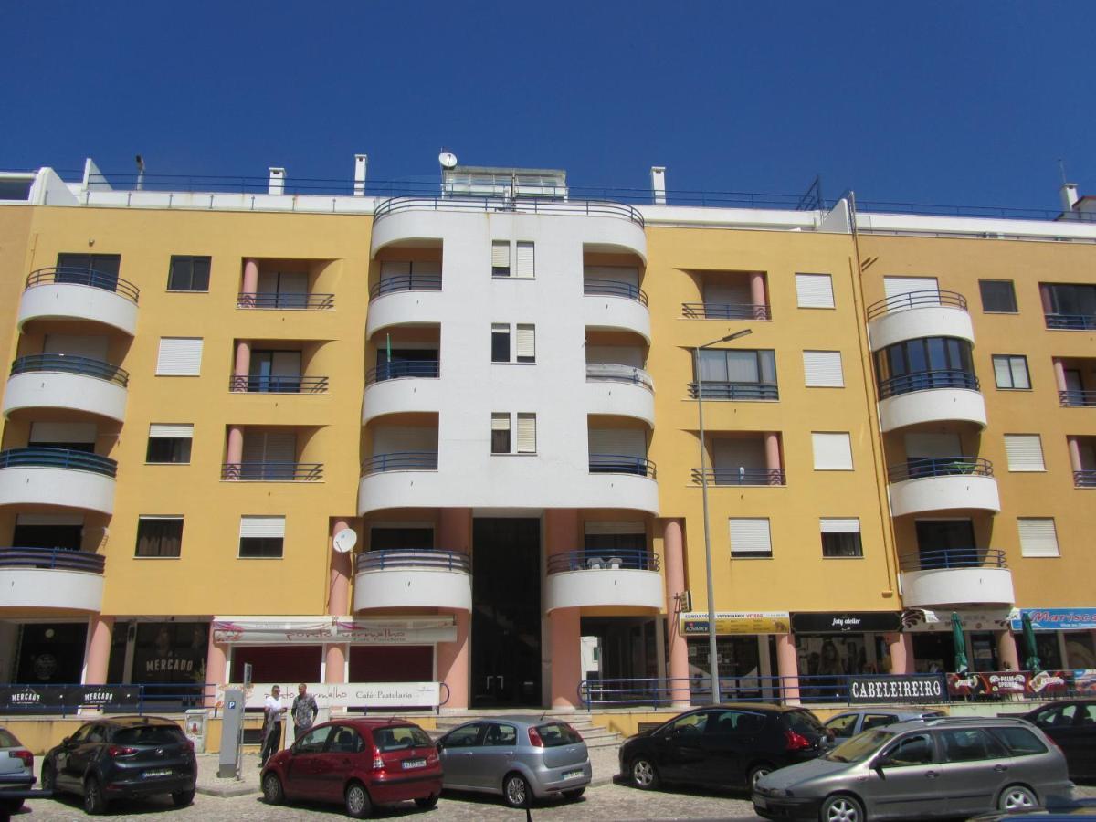 Enjoy Ocean Beach Life At Costa Da Caparica! Bagian luar foto